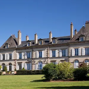 chateau-d-ygrande.hotels-rhonealpes.com/